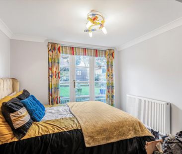 3 bedroom flat to rent - Photo 4