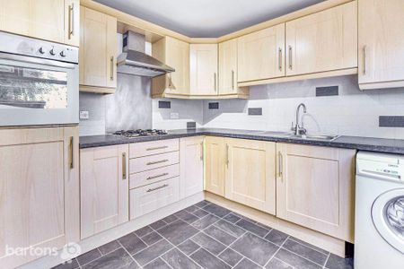 2 bedroom terraced house to rent - Photo 4