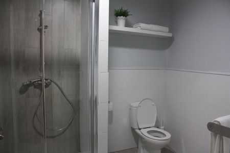Nice single room in Valencia street - Photo 4