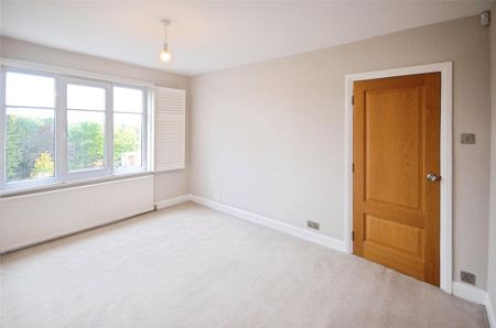 4 bedroom semi-detached house to rent - Photo 2