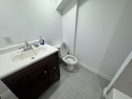 For Lease - 97 Central Park Boulevard Unit# Lower, Oshawa, Ontario - Photo 4