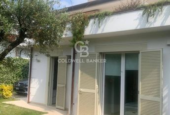 via michelangelo, 73, Forte dei Marmi, Tuscany 55042