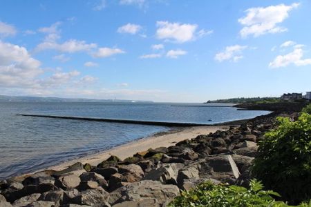 Flat 2 8, Kinnegar Drive, Holywood, BT18 9JQ - Photo 4