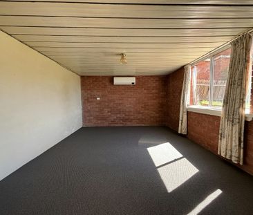 Spacious large home - Photo 1