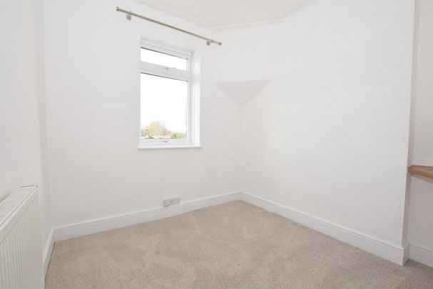 3 bedroom flat to rent - Photo 1