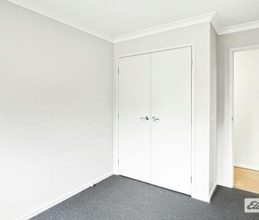 THREE BEDROOM TWO BATHROOMS - Photo 3