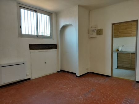 Appartement 2 pièces 40m2 MARSEILLE 8EME 750 euros - Photo 5