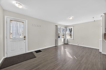 For Lease - 8 Newton Street Unit# Upper Unit, Barrie, Ontario - Photo 2
