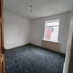 2 bedroom property to rent in Knottingley - Photo 1