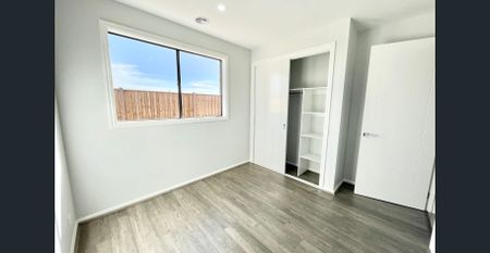 Modern Family Living in the Heart of Thornhill Park Estate - Photo 5