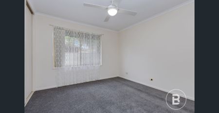 3 Bedroom Home in popular Strathdale - Photo 4
