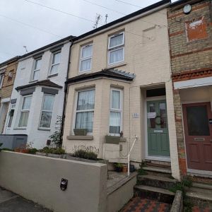 Albert Road, Folkestone, CT19 5RF, Kent - Photo 2