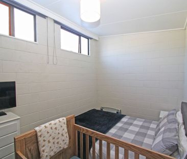 2/4 Kenmore Street,Westown - Photo 1