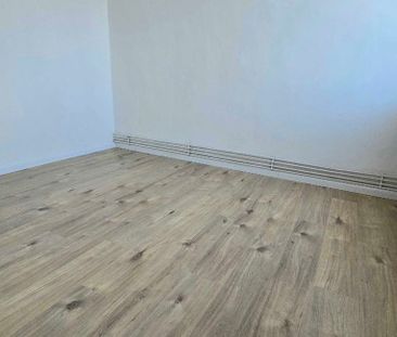 Appartement te huur in Couillet voor € 590 met 1 slaapkamer - Photo 3