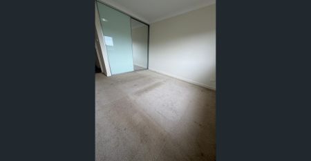 Prime Location, Street Facing Apartment - Photo 3