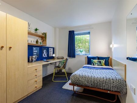 1 bedroom in a flat share to rent - Photo 5