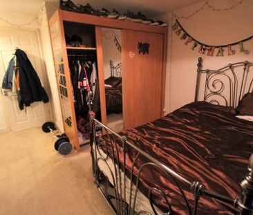 6 bedroom Property to rent - Photo 3