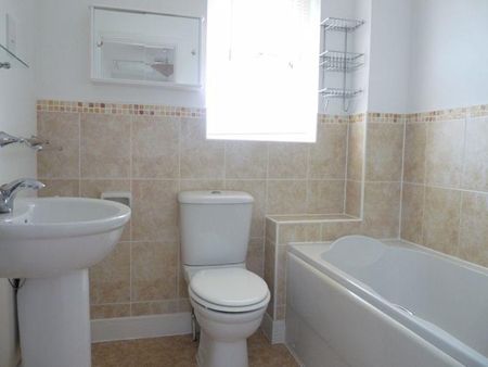 3 bedroom terraced house to rent - Photo 2