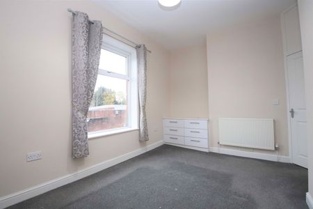 Bury Old Road, Heywood - Photo 5