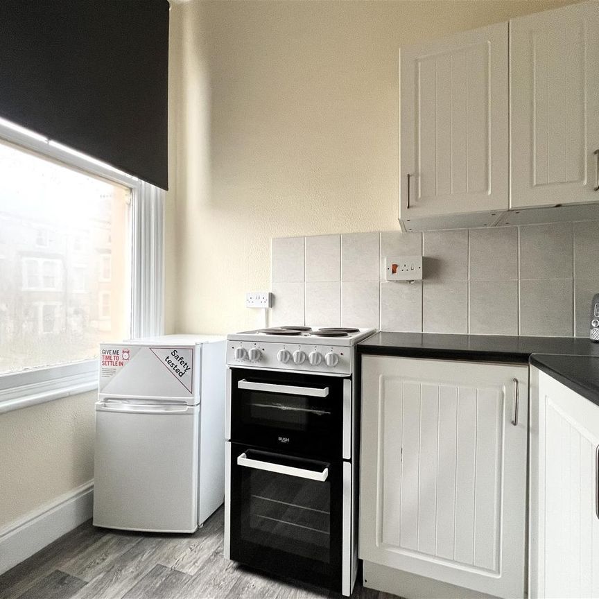 Westbourne Grove, Scarborough - Photo 1