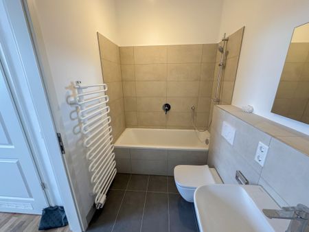 Erstbezug-Hochwertige drei Zimmerwohnung mit Dachterrasse im historischen Kloster Marienborn! - Photo 5