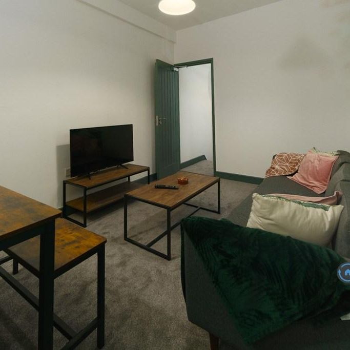 1 bedroom in a house share to rent - Photo 1