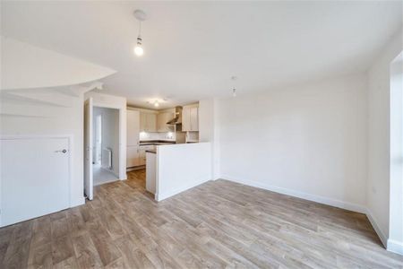 4 bedroom terraced house to rent - Photo 4