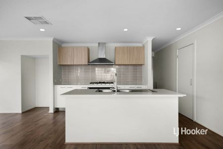 69 Alfred Road, Werribee VIC, Belconnen - Photo 2