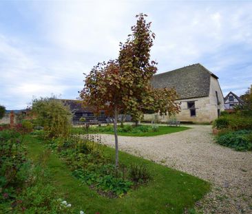 2 bedroom semi-detached house to rent - Photo 2