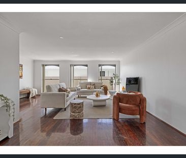 North-to-water residence, merely moments to Main River - Photo 1