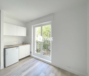 Location Appartement COURBEVOIE - - Photo 2