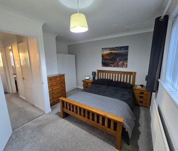 Laurel Close, Worthing - Photo 4