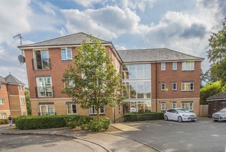 2 bed Flat To Let - Photo 4