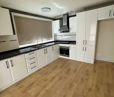 Charming 3-Bedroom Home in Eschol Park - Photo 5