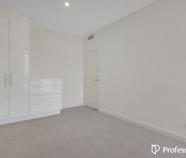 Low Maintenance Central Living - Photo 1