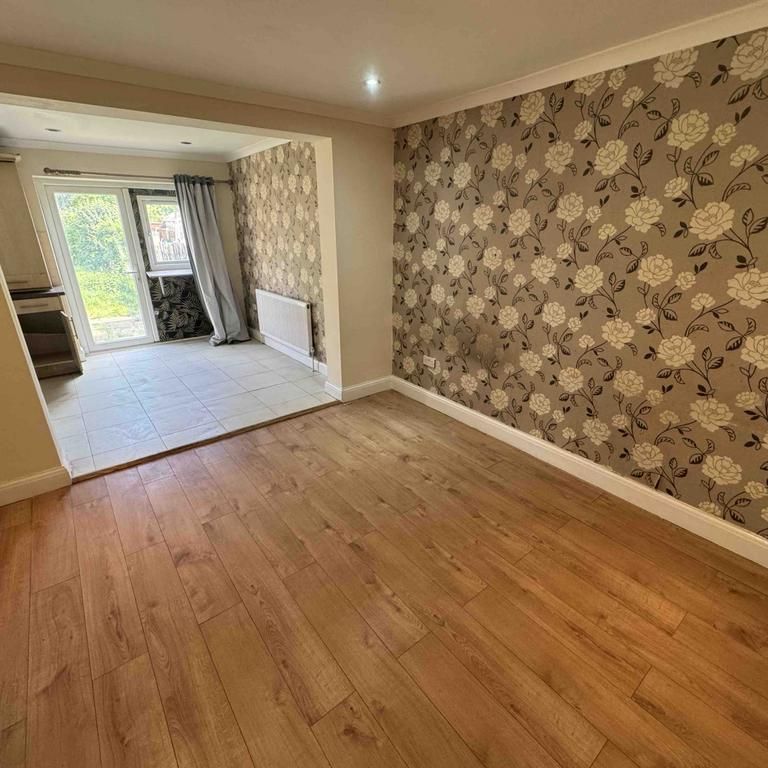 5 bedroom semi-detached house to rent - Photo 1