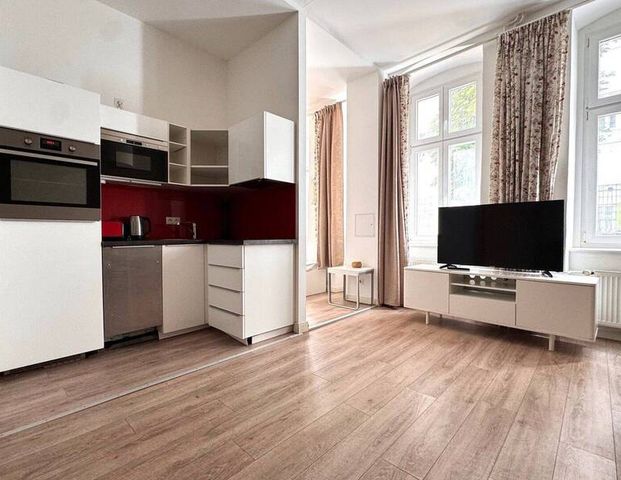 SOFORT FREI & MITTEN im KIEZ | charmante, gut geschnittene 1-Zimmerwohnung | EBK | möbliert - Foto 1