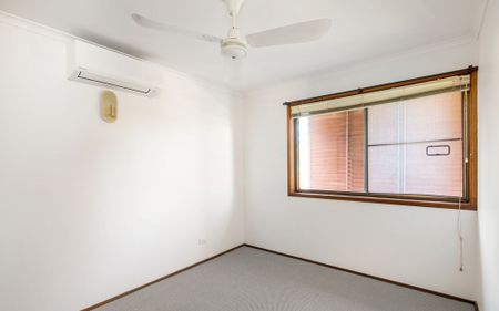 IMPECCABLE LARGE FAMILY HOME - Photo 4