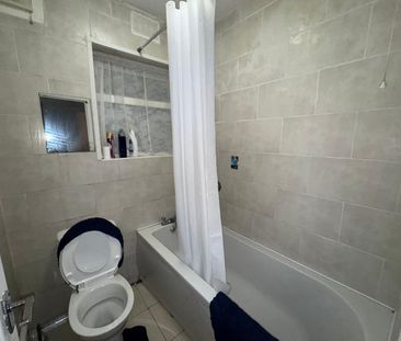 2 Bed Terraced House, Morena Street, SE6 - Photo 3