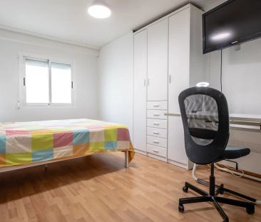 3-bedroom apartment for rent in La Petxina, Valencia, perfect for p... - Foto 4