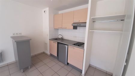 location Appartement T2 DE 47.22m² À MANTES LA VILLE - Photo 3