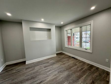 For Lease - 19 MOUNT ROYAL Avenue Unit# Main Level, Toronto, Ontario - Photo 2