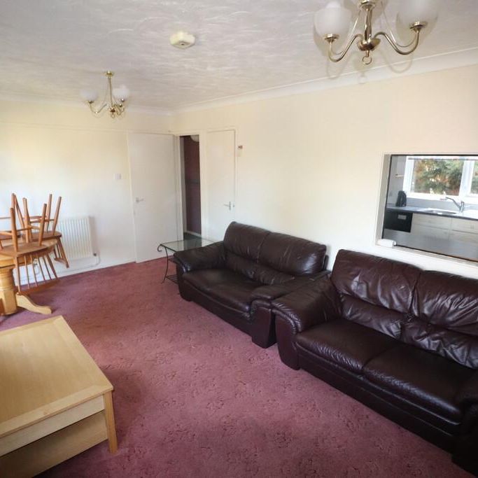 3 bedroom flat to rent - Photo 1