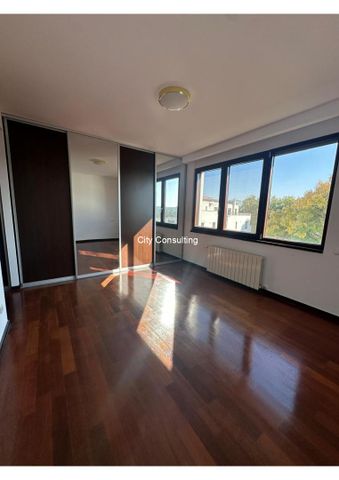Inchirieri Apartamente 5+ camere Bucuresti - Photo 2