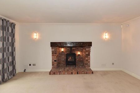 4 bedroom detached house to rent - Photo 4