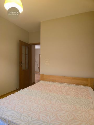 cztery pokoje, miejsce postojowe, komórka, balkon - Zdjęcie 5