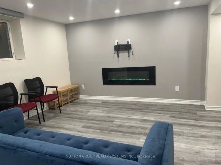 Detached Home For Lease | W9229201 - Photo 5