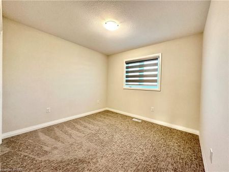 For Lease - 47 Saffron Way, Pelham, Ontario - Photo 2