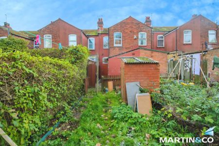 2 bedroom terraced house to rent - Photo 2