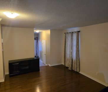 For Lease - 717 Hazelnut Crescent, Blossom Park - Airport and Area,... - Photo 4